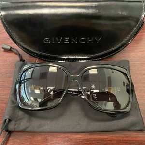 Gucci Oversized Bamboo Sunglasses